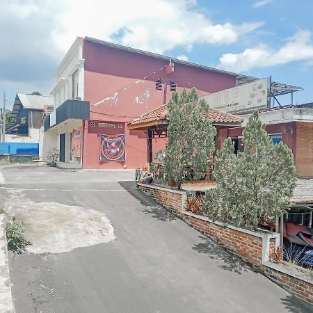 Urbanview Hotel Rio Life House Cianjur By Reddoorz Exterior photo
