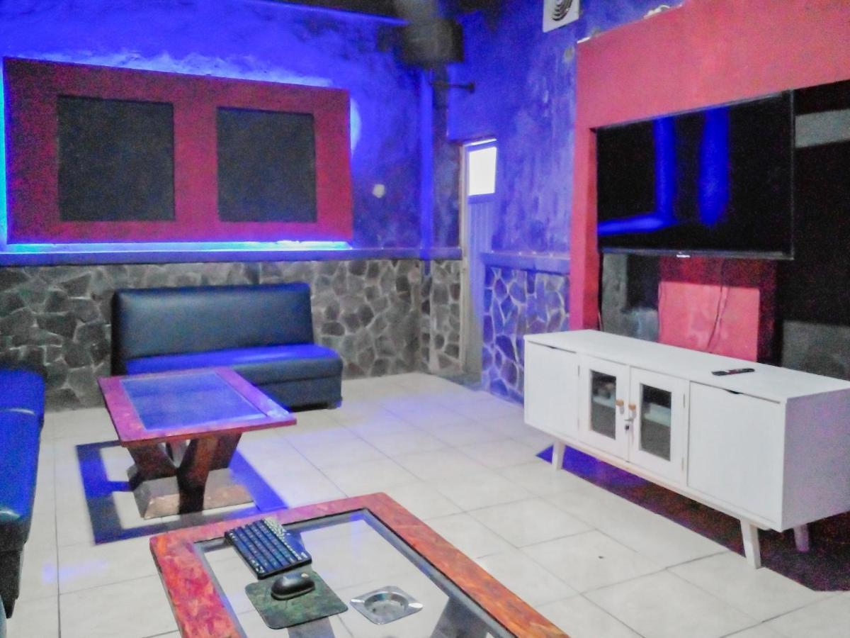 Urbanview Hotel Rio Life House Cianjur By Reddoorz Exterior photo